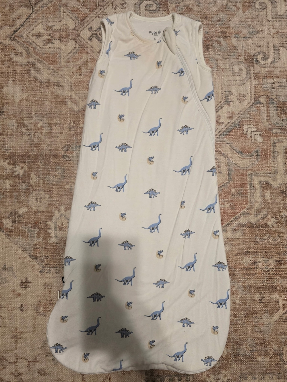 Kyte BABY White Sleep Sack with Blue and Tan Dinosaur Print Size 1.0 Tog Small